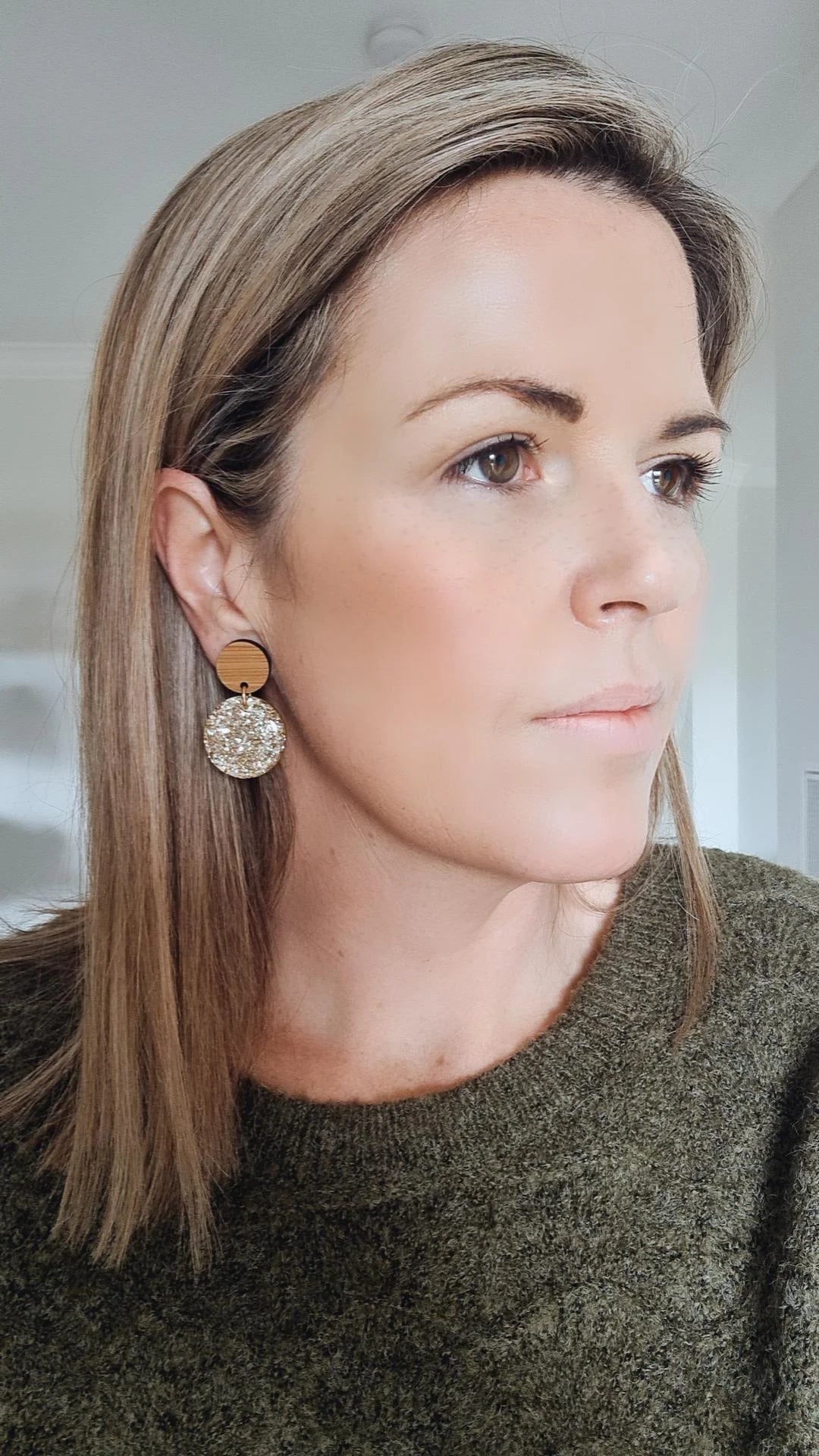 Petite Circle Dangle - Gold Sparkle
