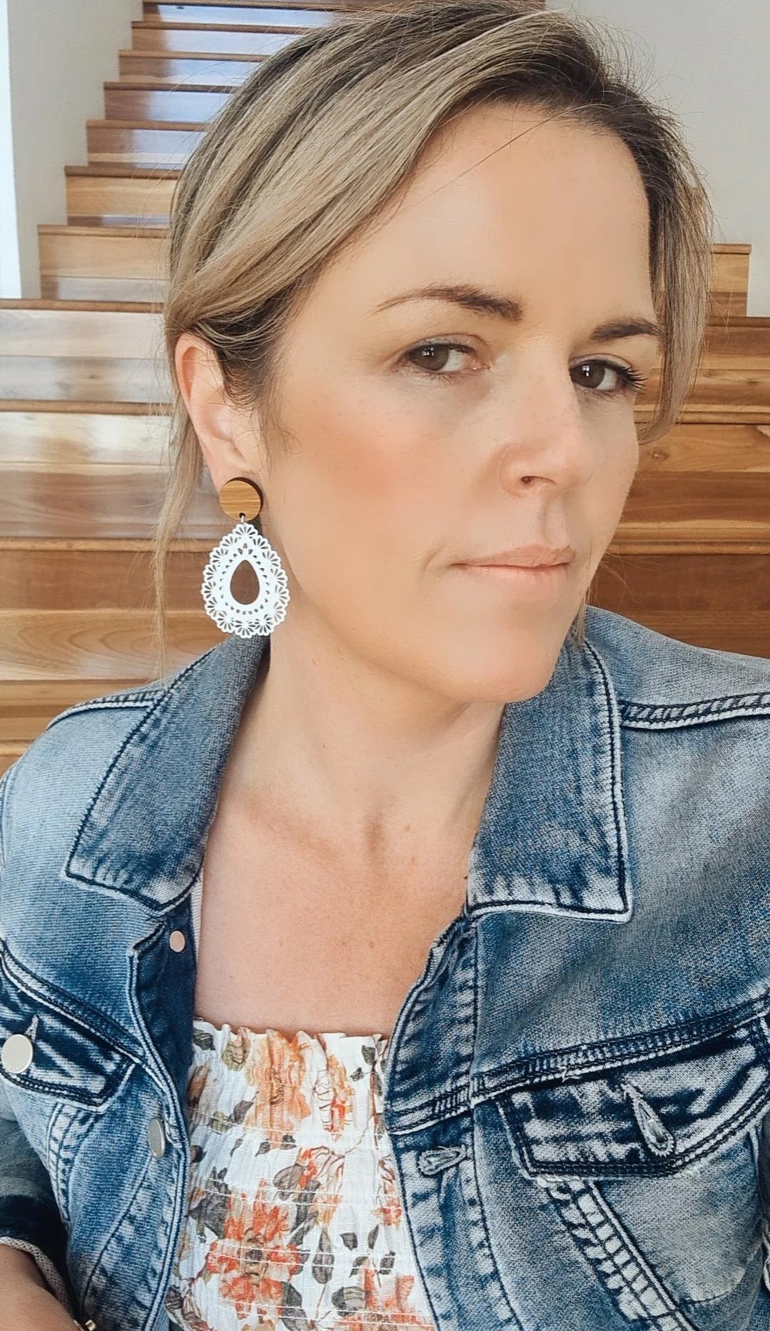 August Dangle White - Bamboo Top