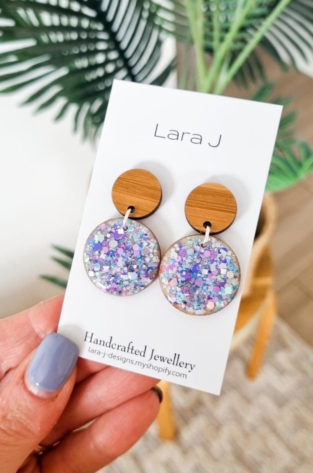 Petite Circle Dangle - Ice Queen