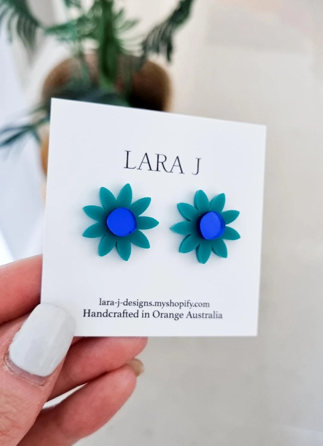 Petal Statement Studs - Teal/Blue Mirror