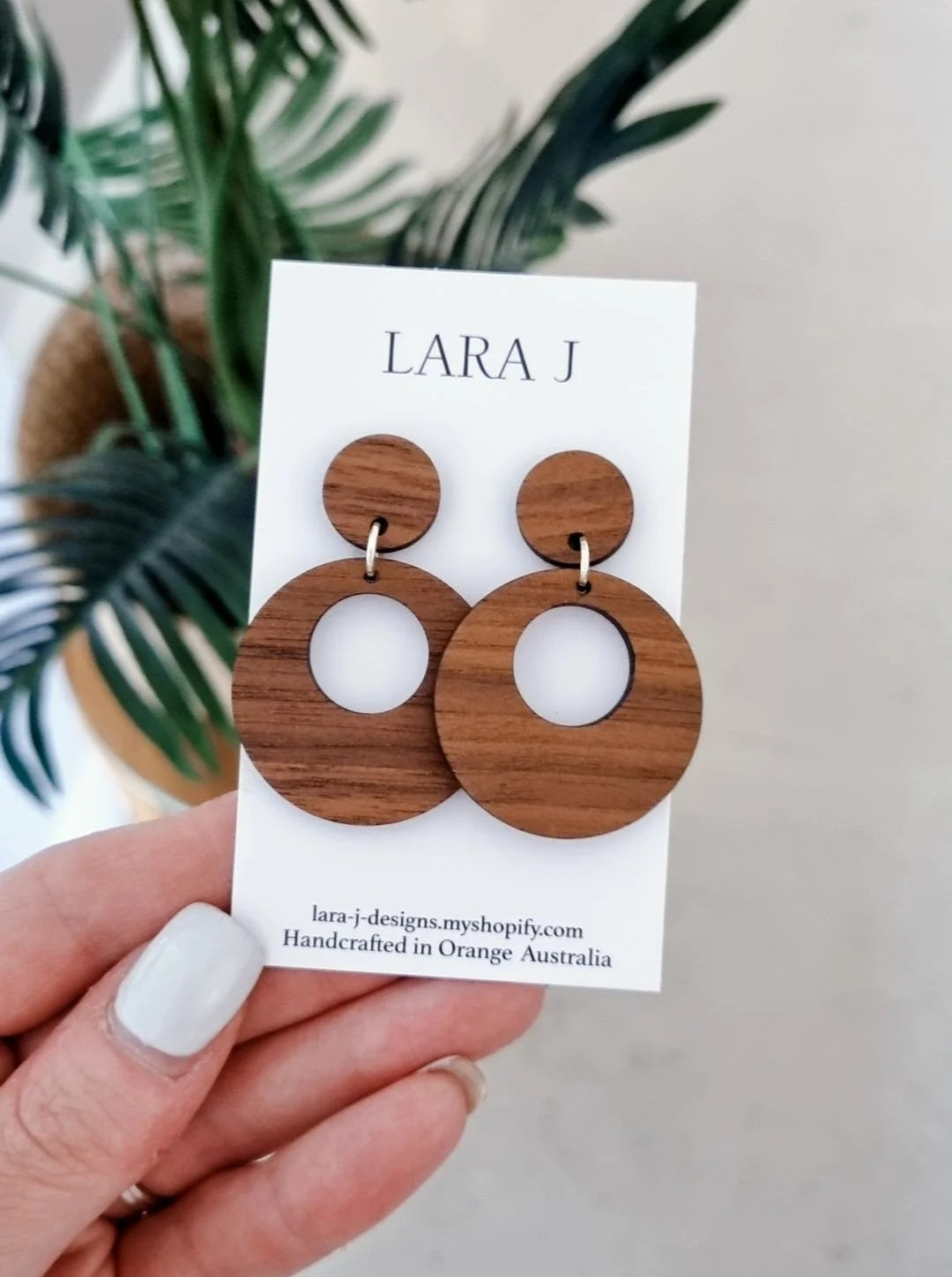 Loop Dangle - Walnut