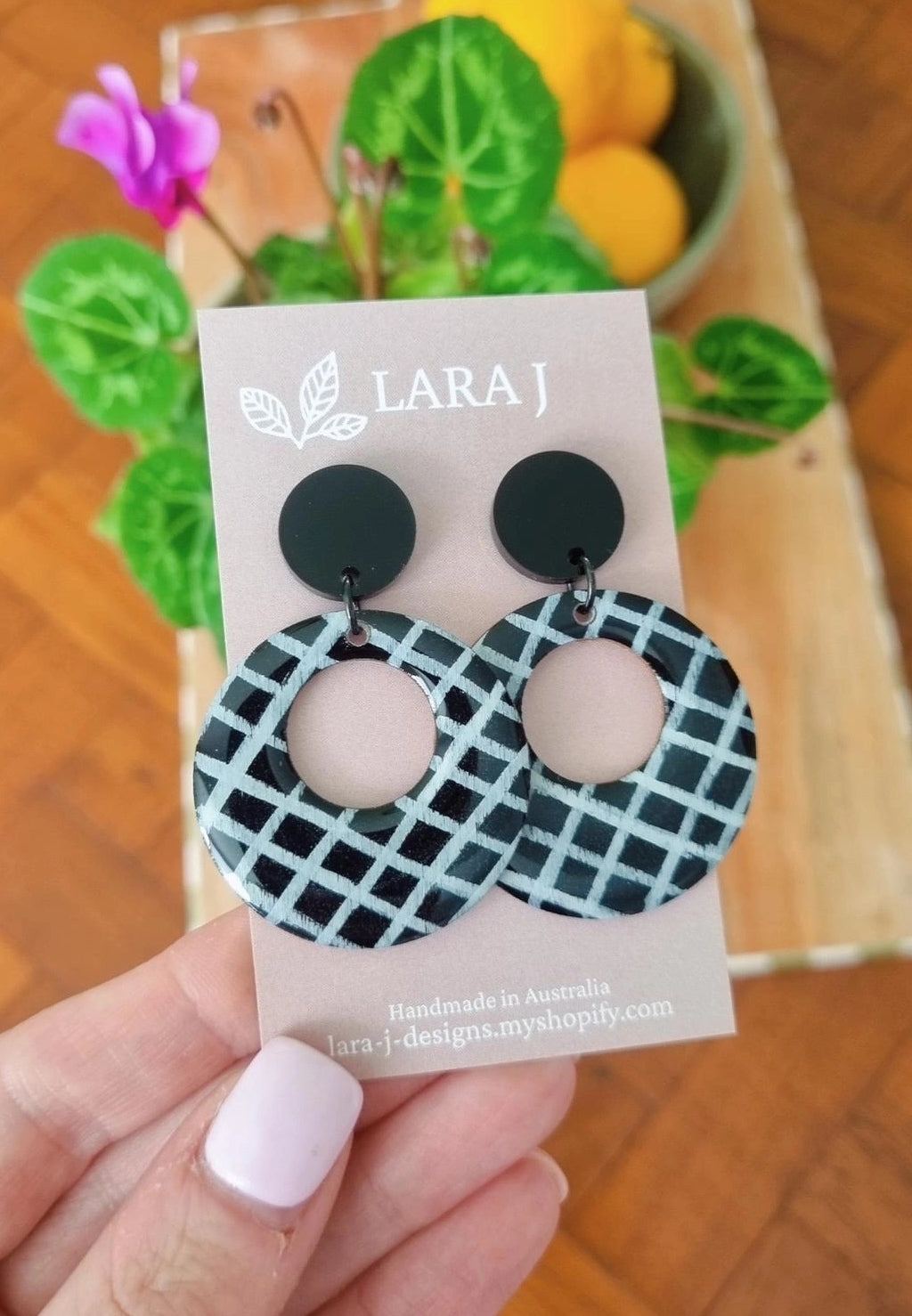 Sasha Loop Dangle - Everly