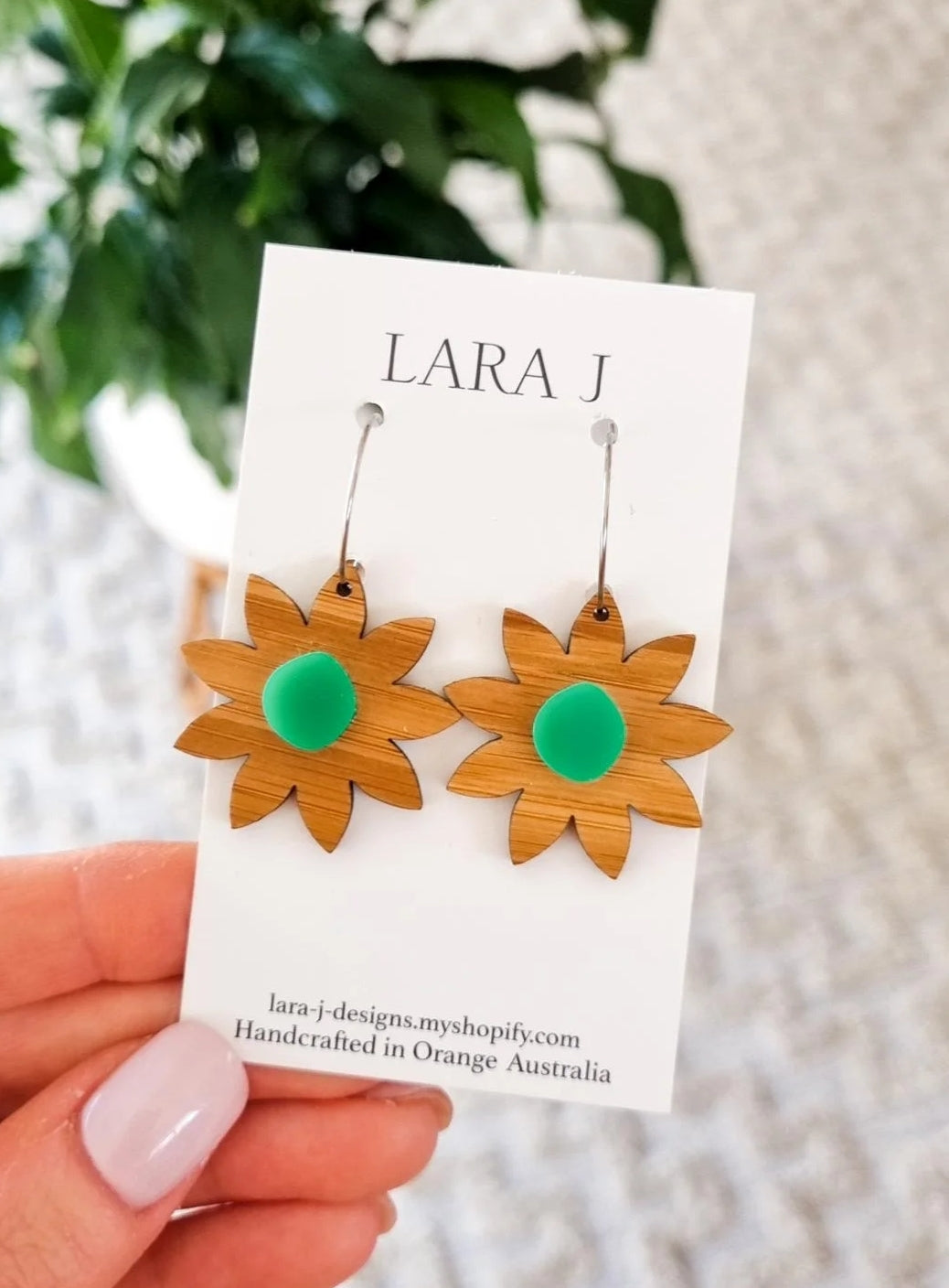 Bamboo Flower hoops - Emerald