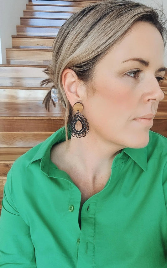 August Dangle Black - Bamboo Top