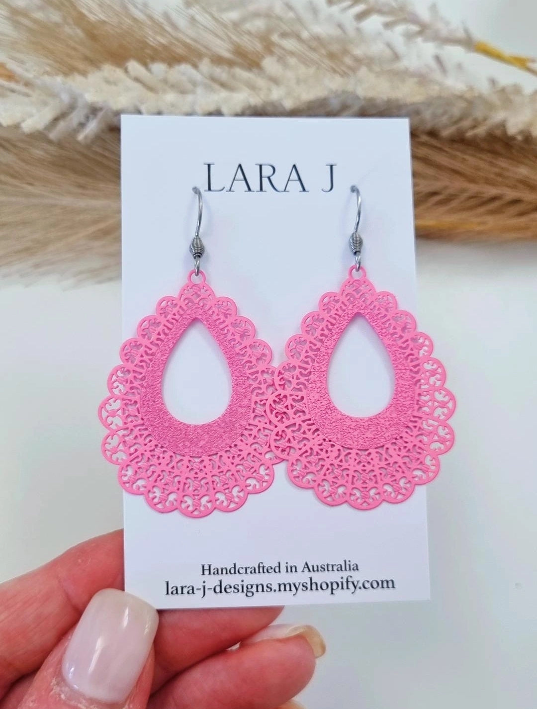 Ellie Hook Dangle - Pink