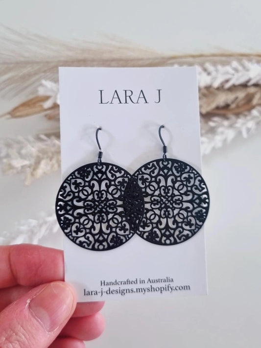 Lacy Dangle - Black