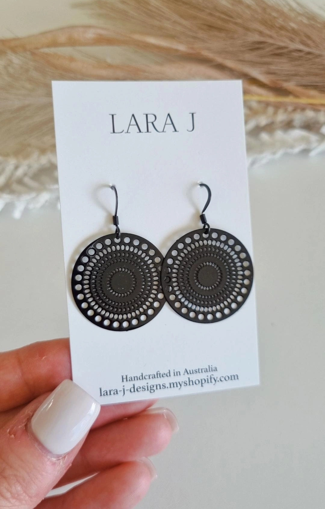 Winter Dangle - Black