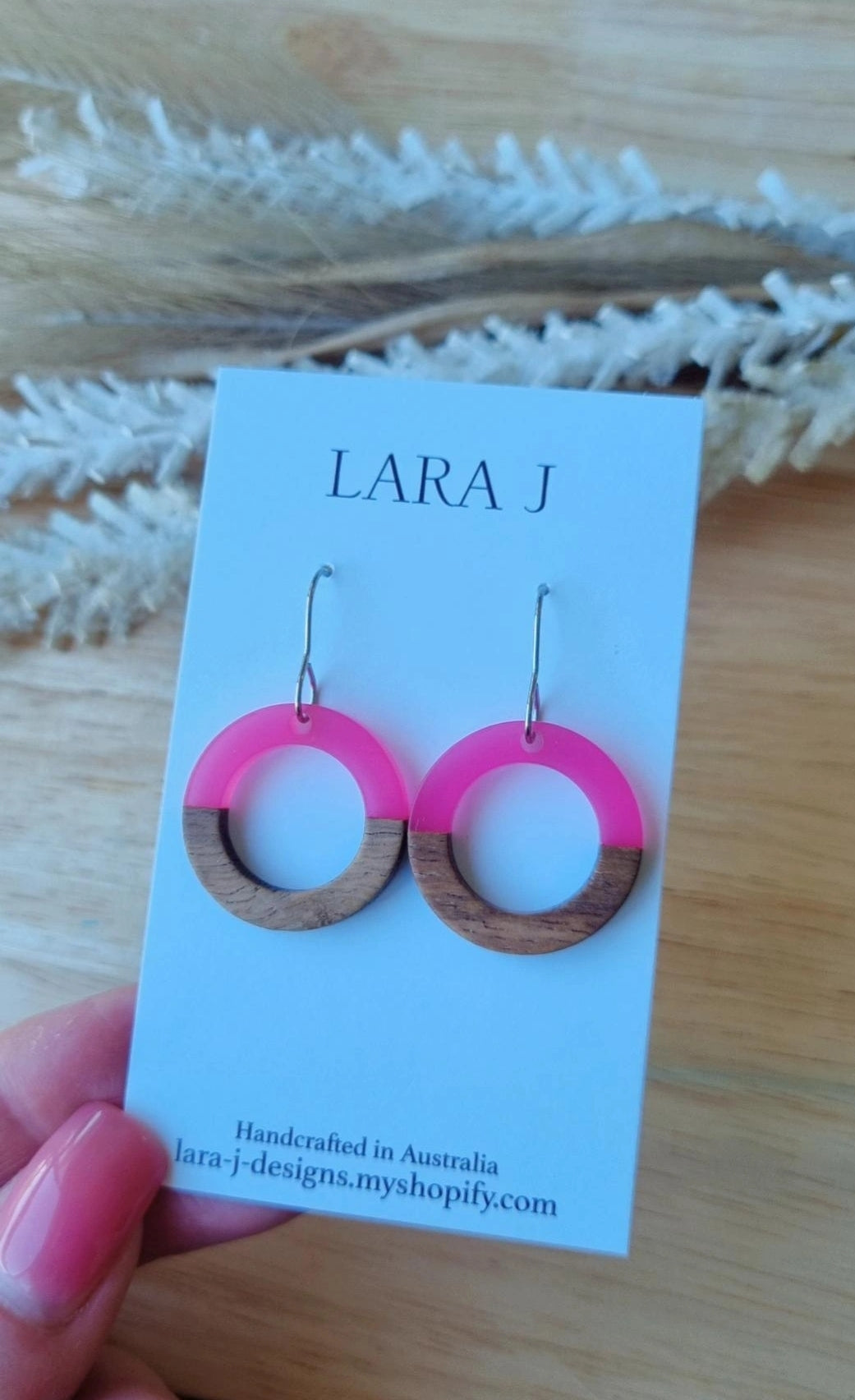Wooden Resin Loop - Hot Pink