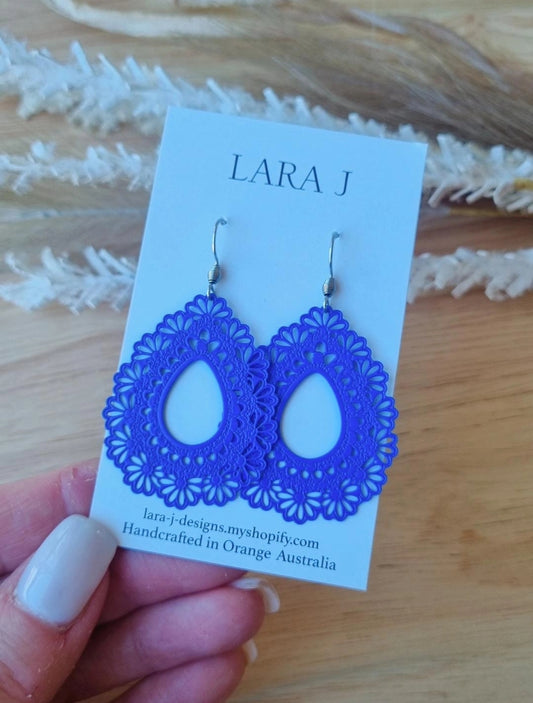 August Hook Dangle - Sapphire