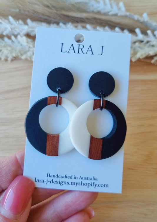 Loop Dangle - Black/White/Walnut Top