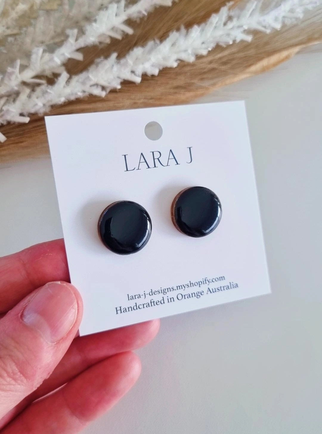 16mm Studs #33 (Black)