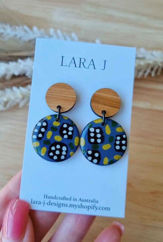 Petite Circle Dangle #28