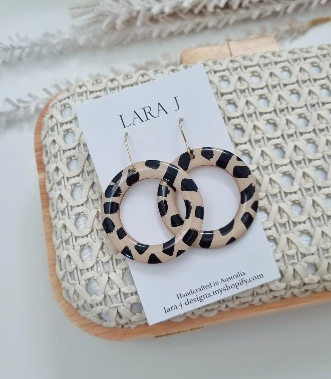 Loop Dangle - Black & Nude