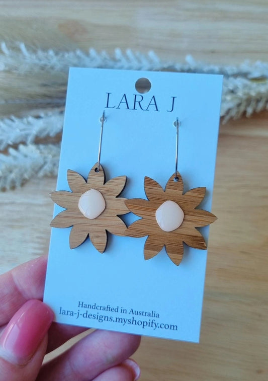 Bamboo Flower Hoops - Nude