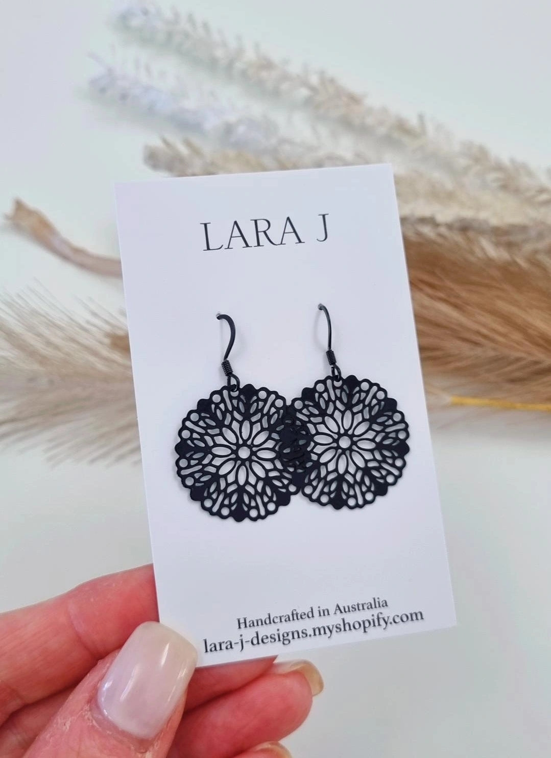 Willow Dangle - Black