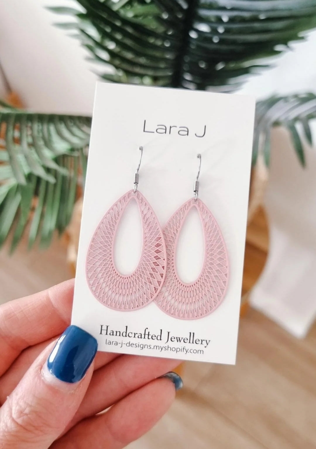 Tear Drop Cut Out Dangles - Pink