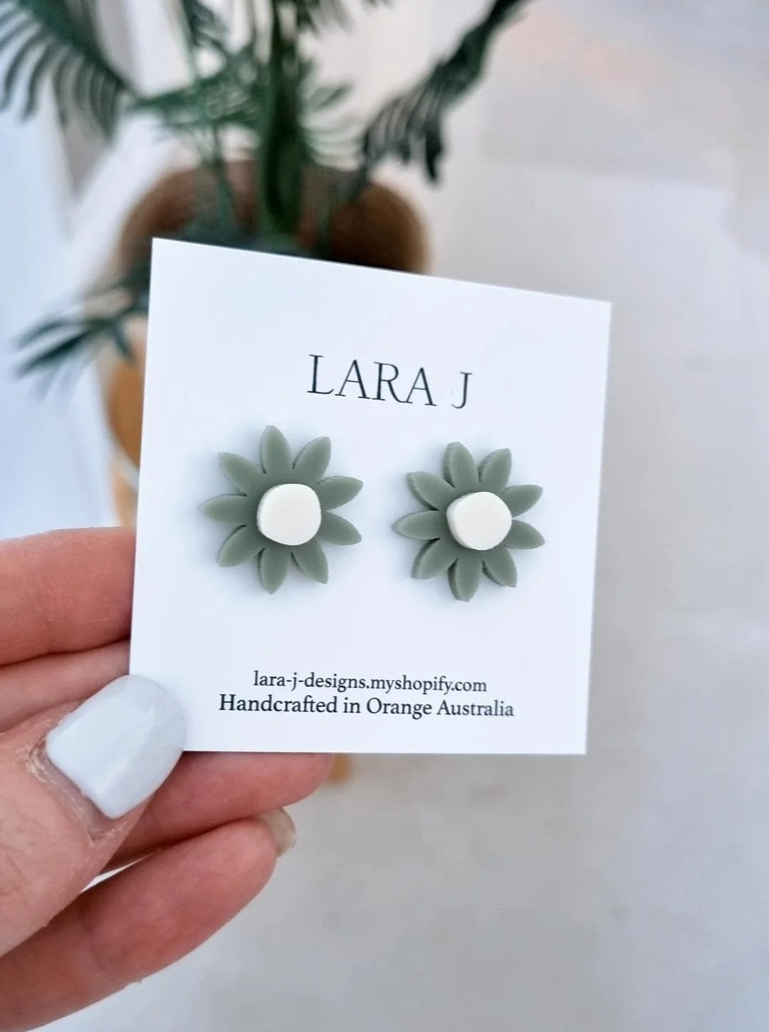 Petal Statement Studs - Khaki/Bone